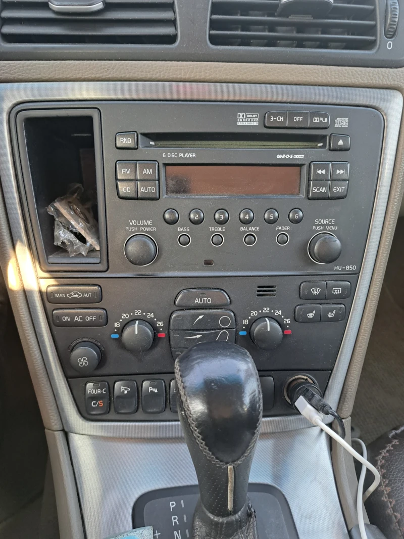 Volvo Xc70, снимка 8 - Автомобили и джипове - 52350569