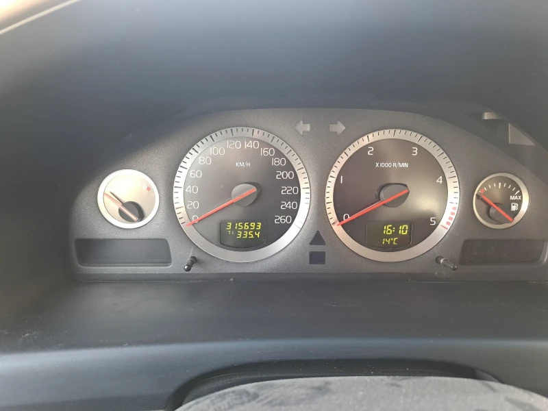 Volvo Xc70, снимка 7 - Автомобили и джипове - 52350569