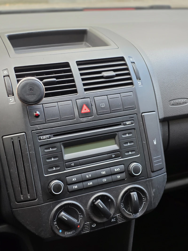 VW Polo, снимка 8 - Автомобили и джипове - 52099613