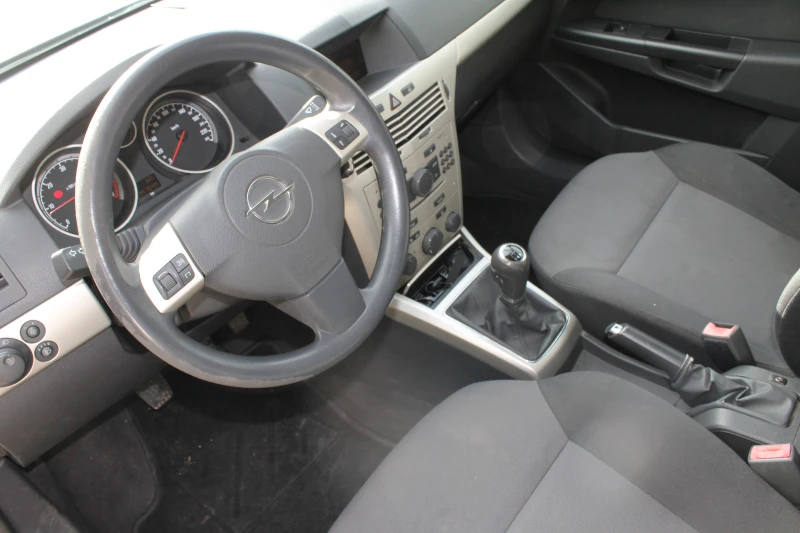 Opel Astra 147000км., ИТАЛИЯ, НОВ ВНОС, снимка 12 - Автомобили и джипове - 52376469