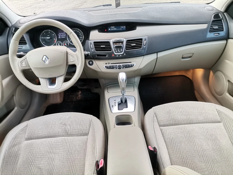 Renault Laguna 2.0 DCI 150к.с* АВТОМАТ* , снимка 14 - Автомобили и джипове - 52832937