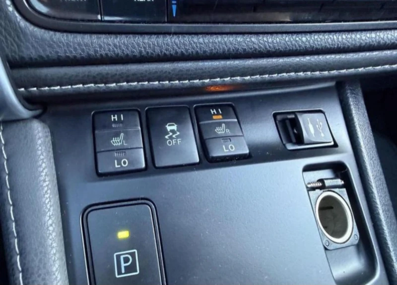 Toyota Auris FACELIFT | FULL LED | ПАНОРАМА, снимка 13 - Автомобили и джипове - 53431757