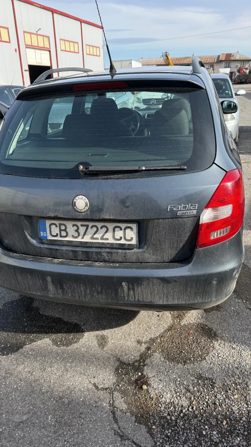 Skoda Fabia 1.4 I 16v - Gas, снимка 3 - Автомобили и джипове - 53592408