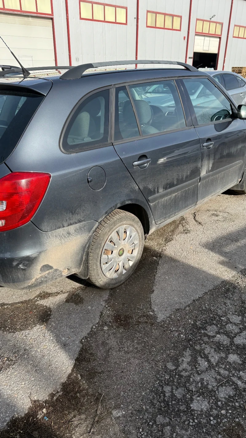 Skoda Fabia 1.4 I 16v - Gas, снимка 2 - Автомобили и джипове - 53592408