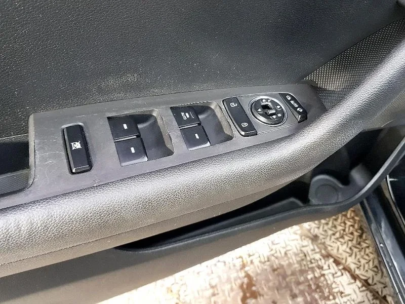 Hyundai Sonata 2.0 Style, снимка 11 - Автомобили и джипове - 53559833