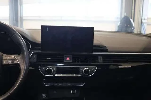 Audi A4 TECHNIK S-LINE| NAVI| 360CAM| ШИБИДАХ| BANG&OLUF, снимка 11 - Автомобили и джипове - 53998466