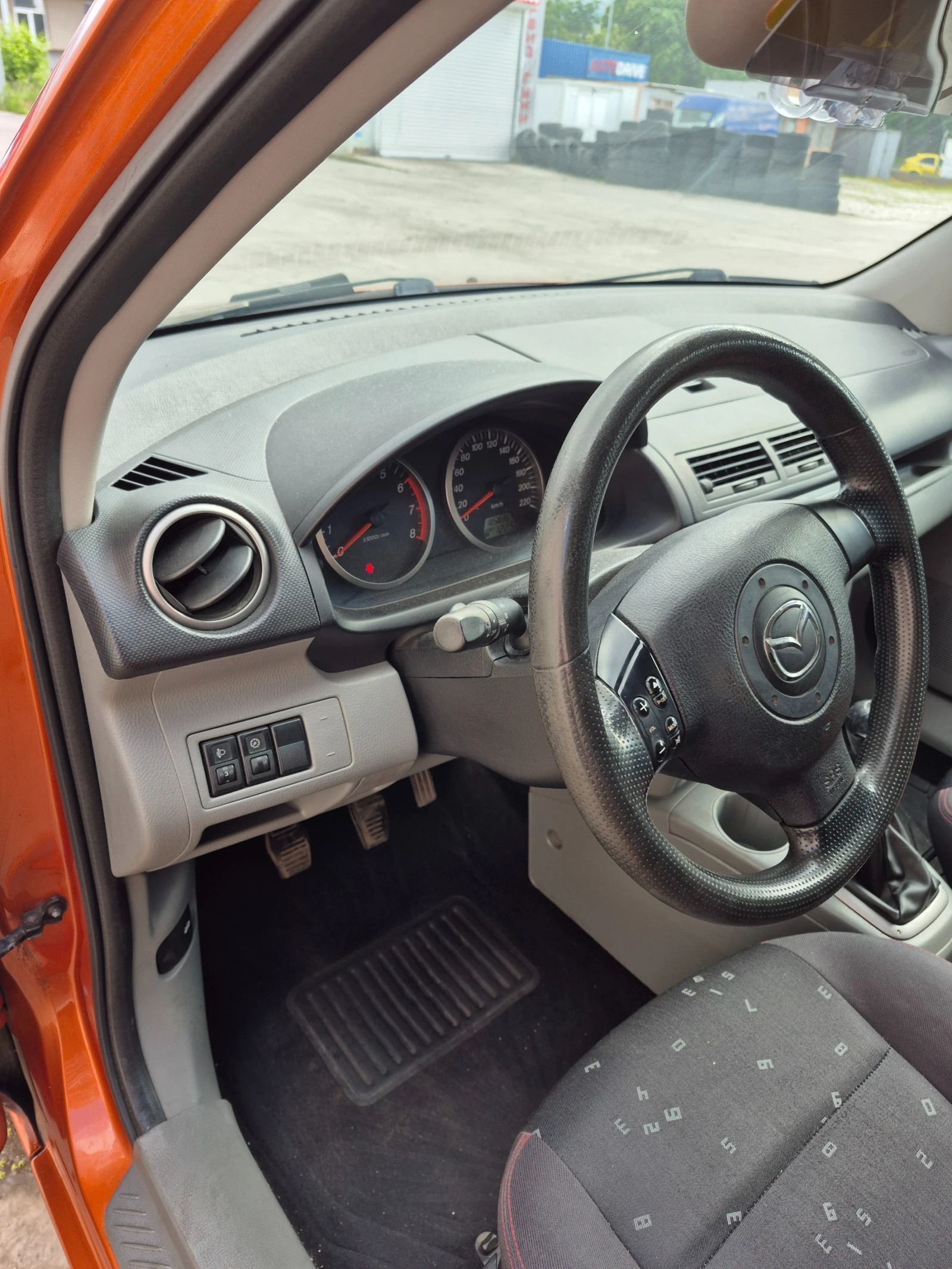 Mazda 2  - изображение 9