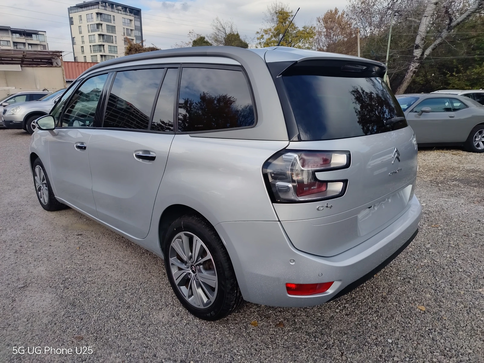 Citroen Grand C4 Picasso 1.6 HDI AUTOMATIC - изображение 3