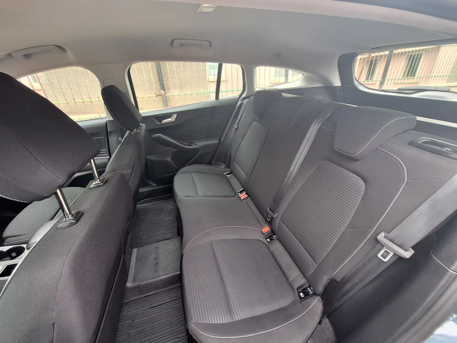 Ford Focus  Titanium - изображение 10