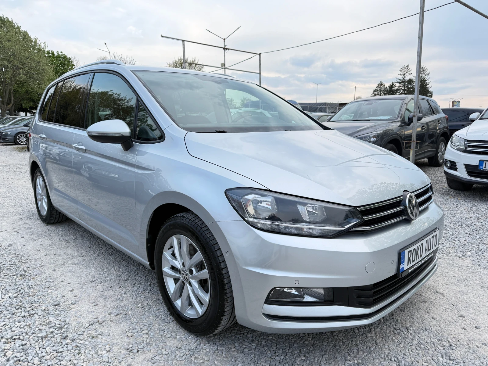 VW Touran 2.0TDI/АВТОМАТ/ДИСТРОНИК/НАВИГАЦИЯ/КАМЕРА !