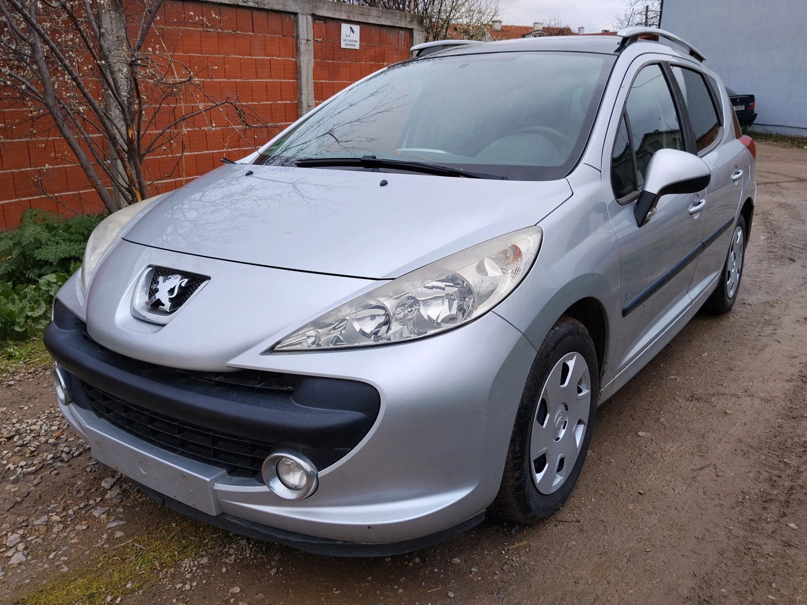Peugeot 207 1, 6 HDI, снимка 2 - Автомобили и джипове - 54619649