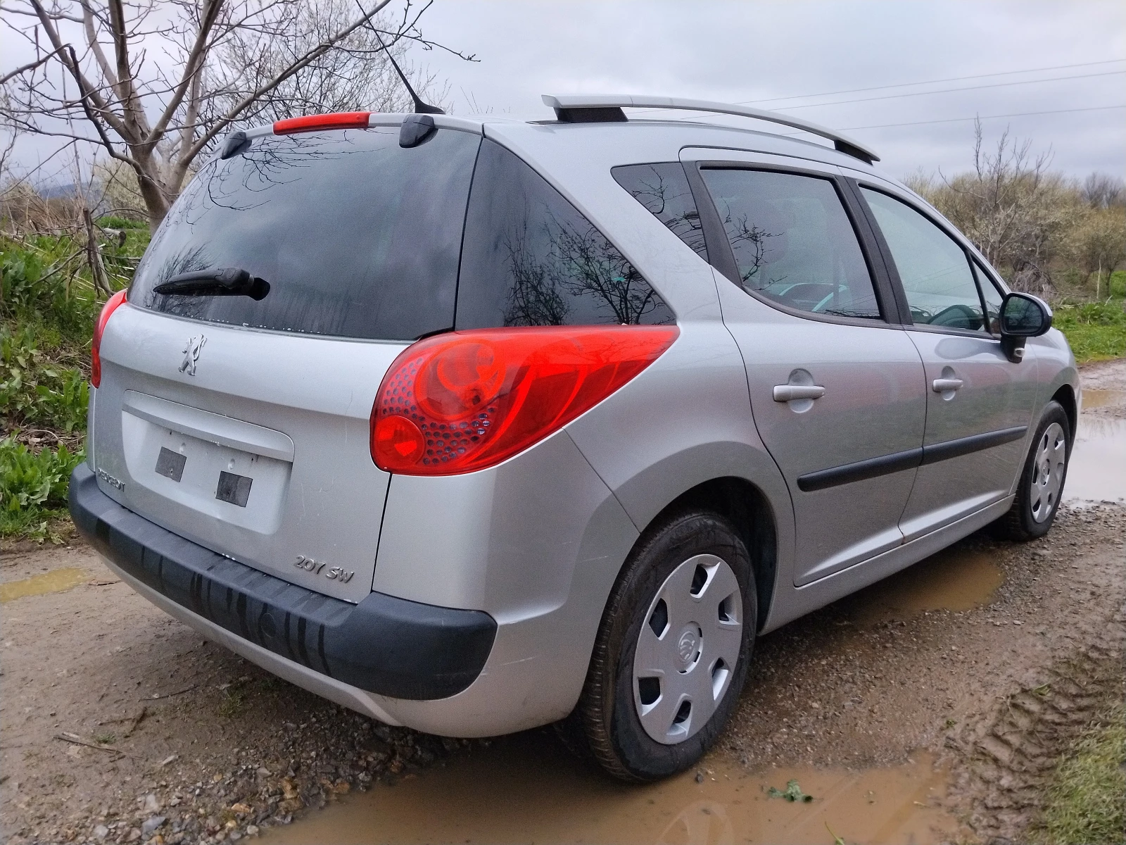 Peugeot 207 1, 6 HDI, снимка 9 - Автомобили и джипове - 54619649