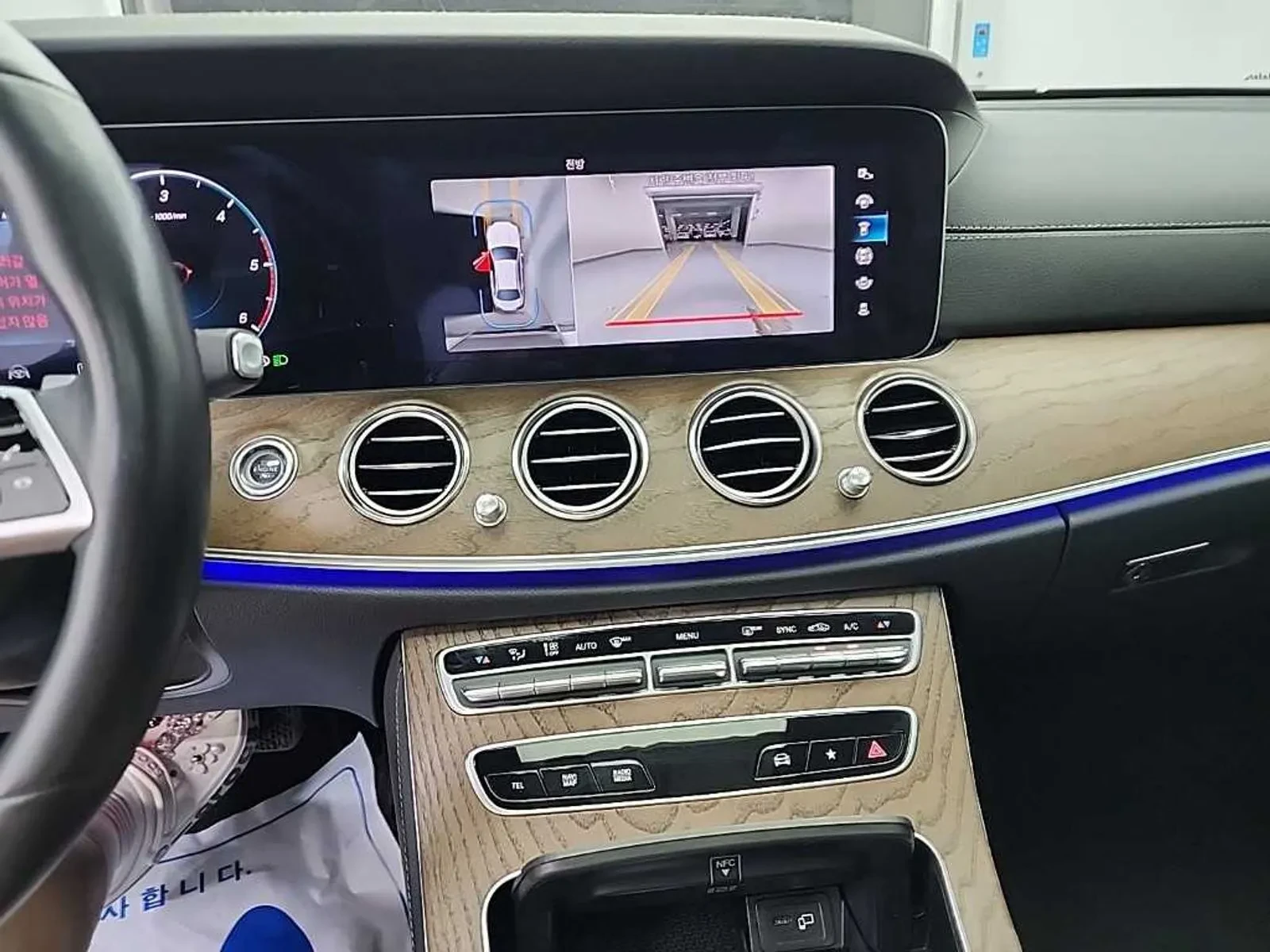 Mercedes-Benz E 220, снимка 10 - Автомобили и джипове - 54746493