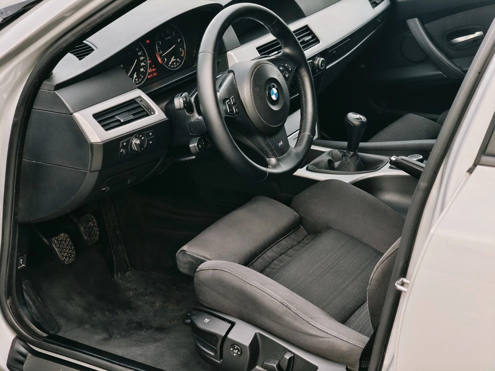 BMW 530 i-xDrive-LCI-РЪЧНИ СКОРОСТИ-Нов Внос, снимка 9 - Автомобили и джипове - 55204579