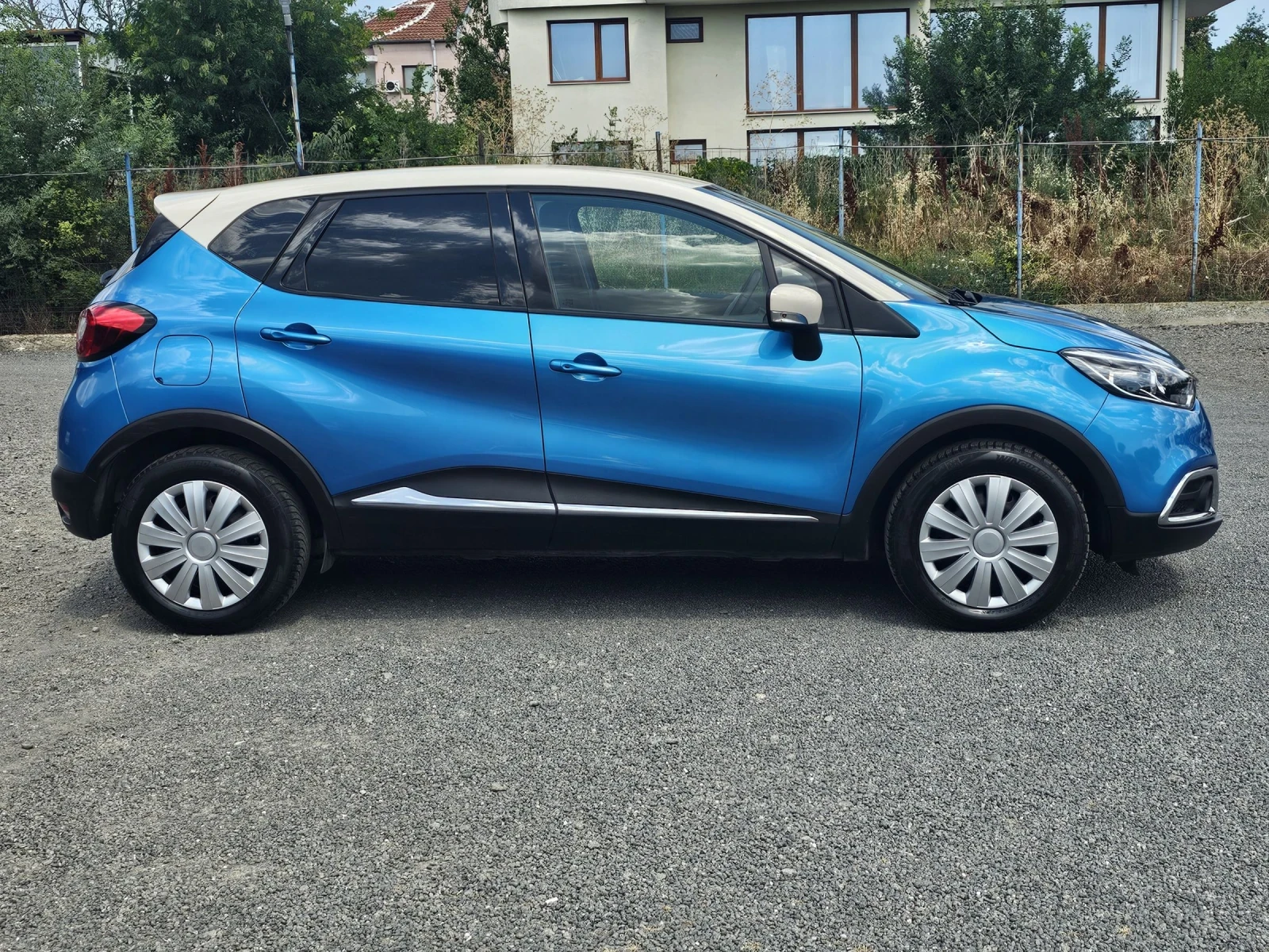 Renault Captur 1.5dci 90ps, снимка 3 - Автомобили и джипове - 55207154