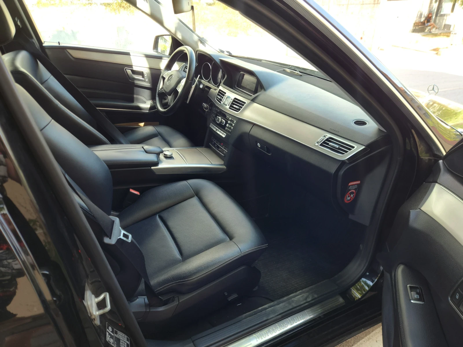 Mercedes-Benz E 250 4MATIC, снимка 10 - Автомобили и джипове - 55717740