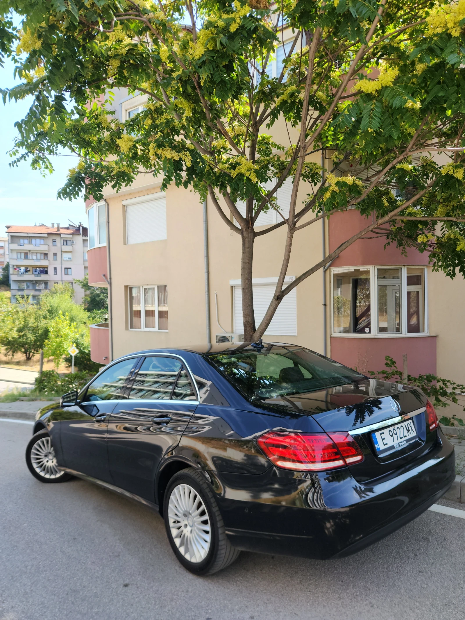 Mercedes-Benz E 250 4MATIC, снимка 3 - Автомобили и джипове - 55717740