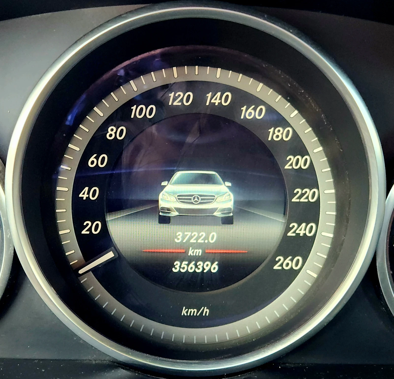 Mercedes-Benz E 250 4MATIC, снимка 12 - Автомобили и джипове - 55717740