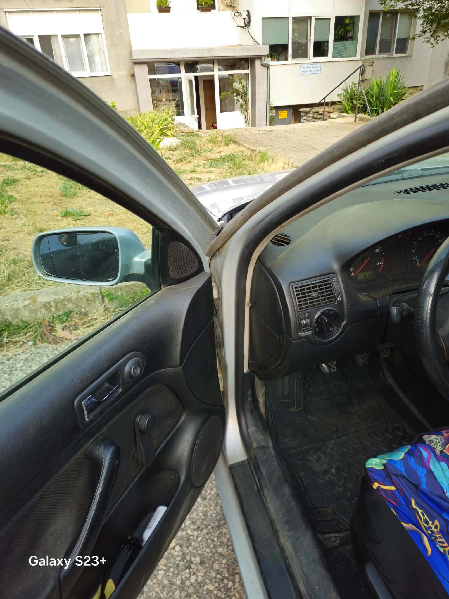 VW Golf 1.9 TDI, снимка 10 - Автомобили и джипове - 56046604
