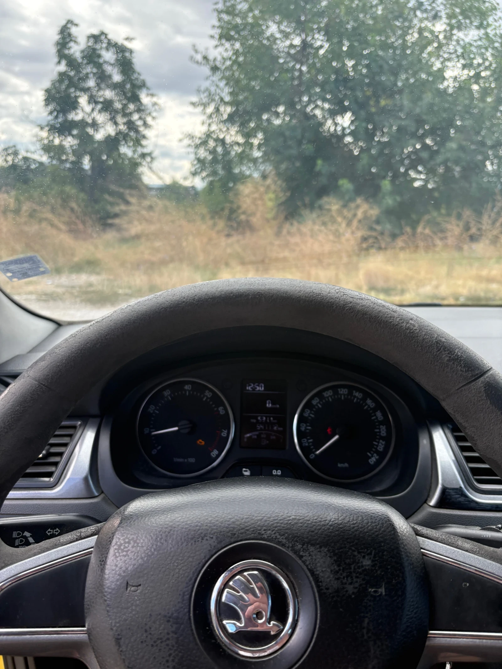 Skoda Rapid, снимка 10 - Автомобили и джипове - 56180357
