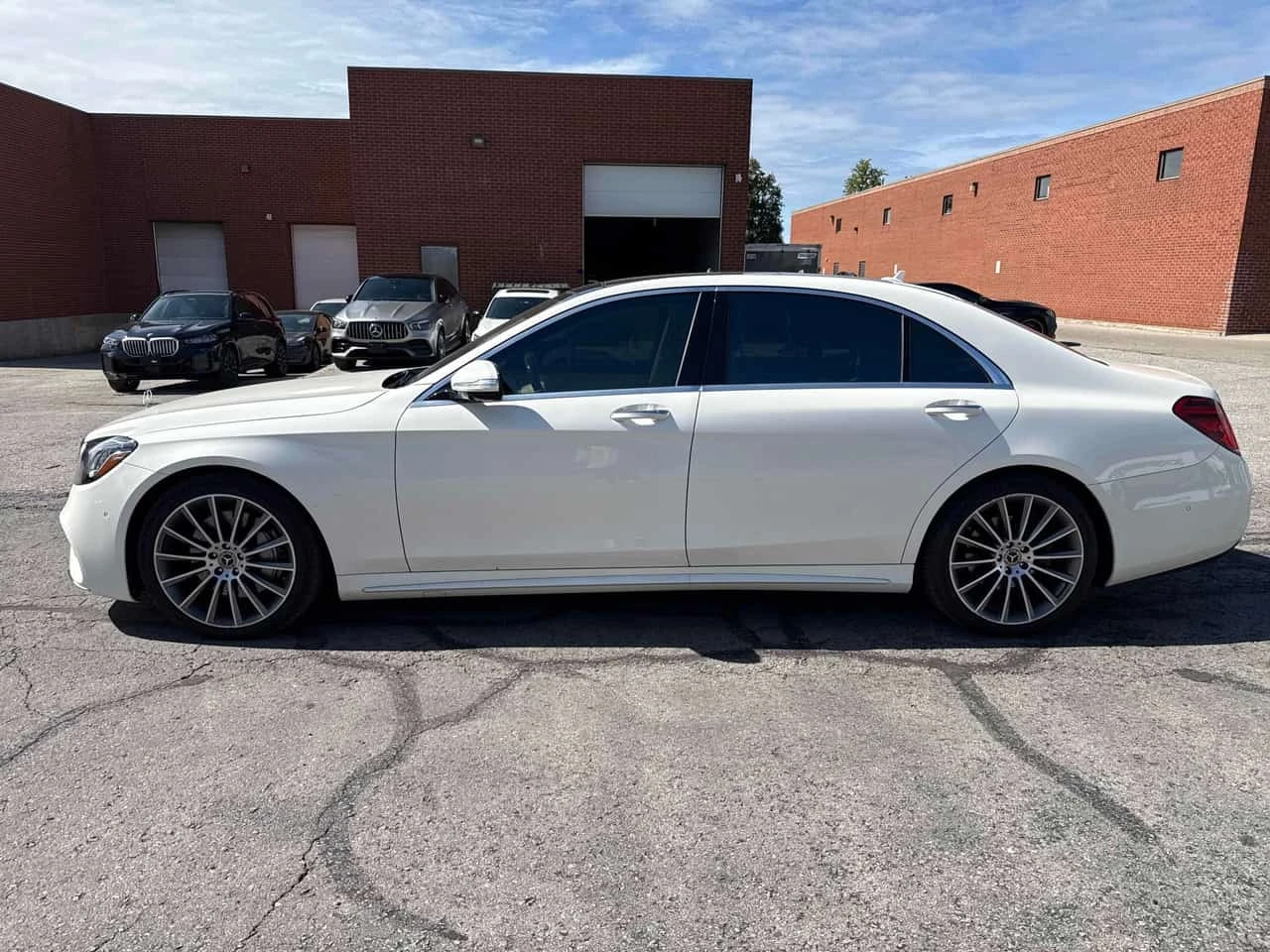 Mercedes-Benz S 560 * CARFAX * ОПЦИЯ ЗА ФИНАНСИРАНЕ, снимка 2 - Автомобили и джипове - 56208004