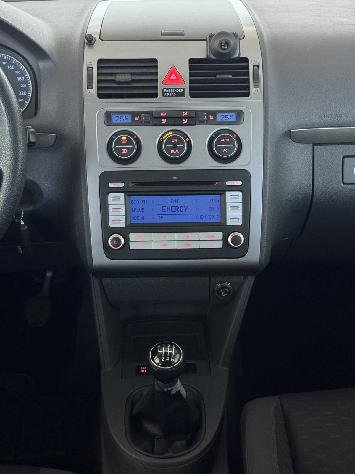 VW Touran 2.0 TDI 7-Места, снимка 11 - Автомобили и джипове - 56627266