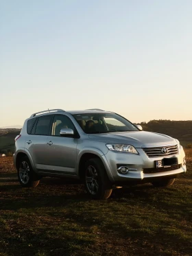 Toyota Rav4 2.2 D4D, снимка 2