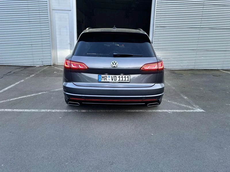 VW Touareg, снимка 3 - Автомобили и джипове - 46505194