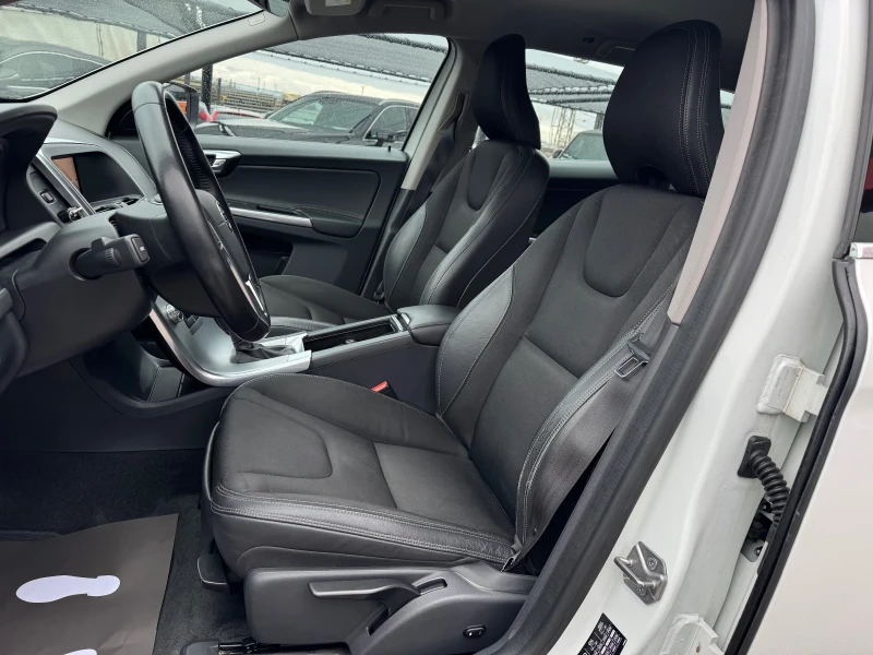 Volvo XC60 2.0D-FACELIFT-AUT-NAVI-DIGITAL, снимка 9 - Автомобили и джипове - 52599244
