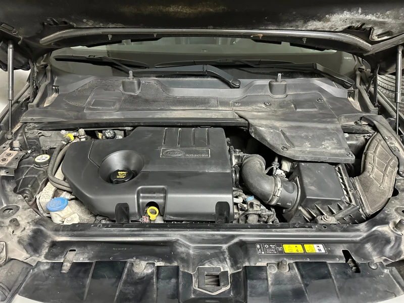 Land Rover Discovery Sport 2.0D, снимка 14 - Автомобили и джипове - 52741407