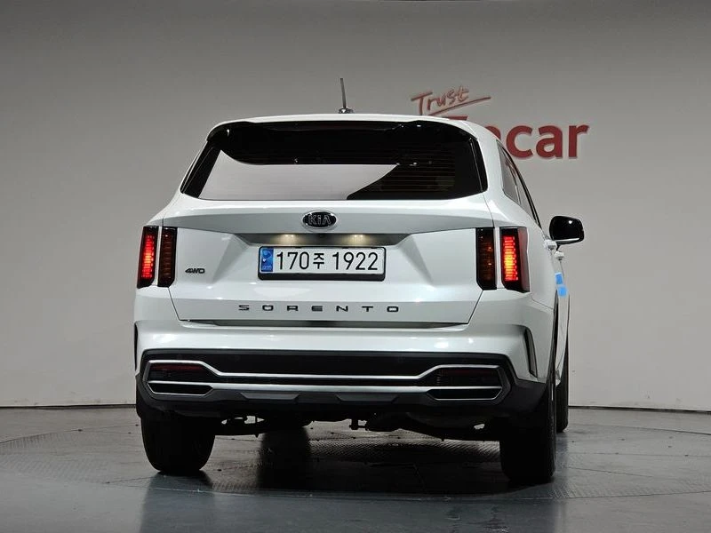 Kia Sorento Diesel 2.2 4WD| 202к.с.| ВКЛ.ТЕХНОТЕСТ, снимка 4 - Автомобили и джипове - 55688970
