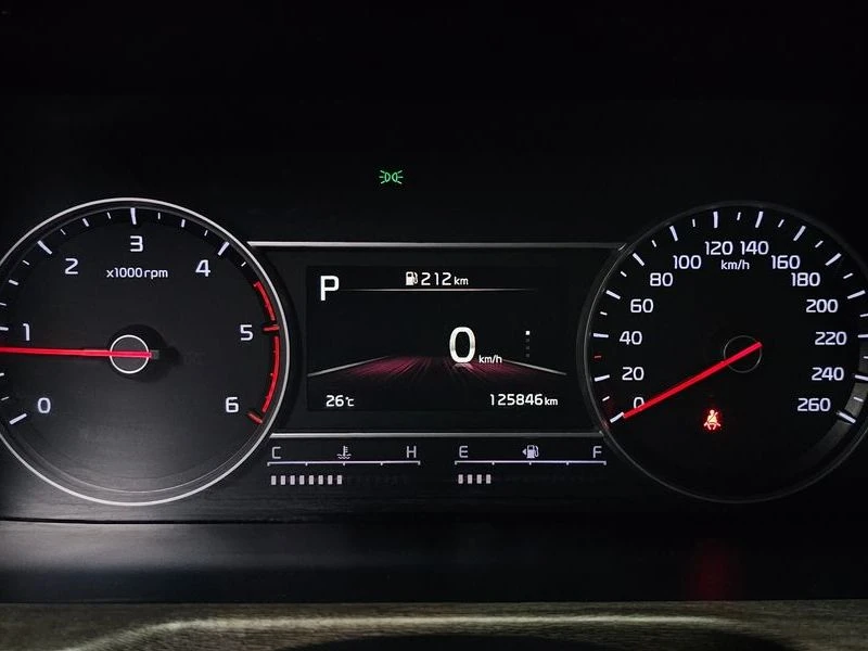 Kia Sorento Diesel 2.2 4WD| 202к.с.| ВКЛ.ТЕХНОТЕСТ, снимка 8 - Автомобили и джипове - 55688970
