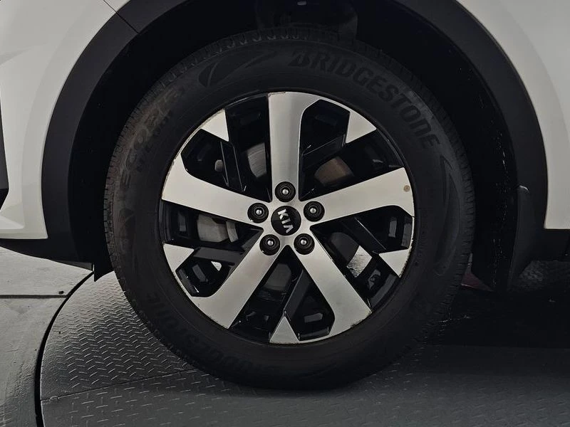 Kia Sorento Diesel 2.2 4WD| 202к.с.| ВКЛ.ТЕХНОТЕСТ, снимка 5 - Автомобили и джипове - 55688970