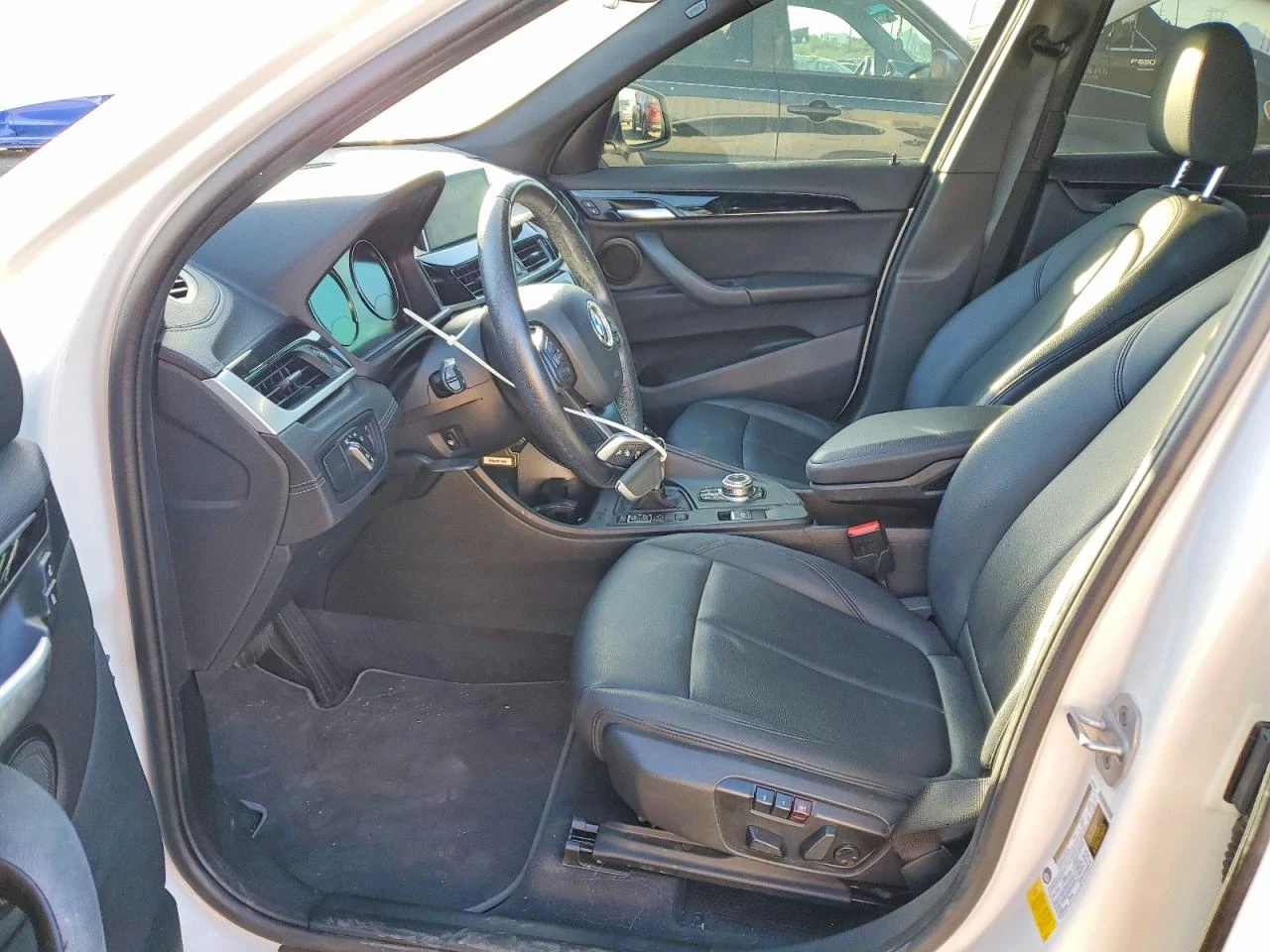 BMW X1 * SDrive28i* КОЖА* ПОДГРЕВ* LED* NAVI*  - изображение 7