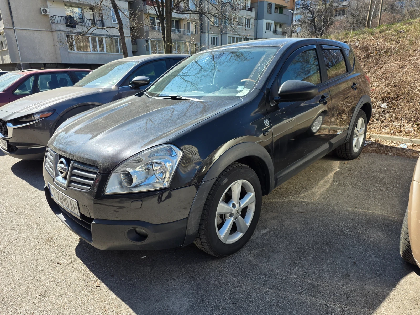 Nissan Qashqai Джип, снимка 2 - Автомобили и джипове - 53853578