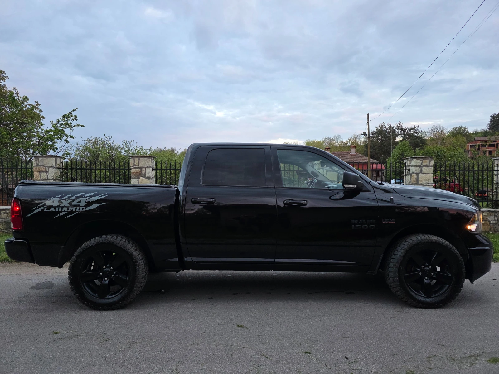 Dodge RAM 1500 LARAMIE, снимка 4 - Автомобили и джипове - 54416856