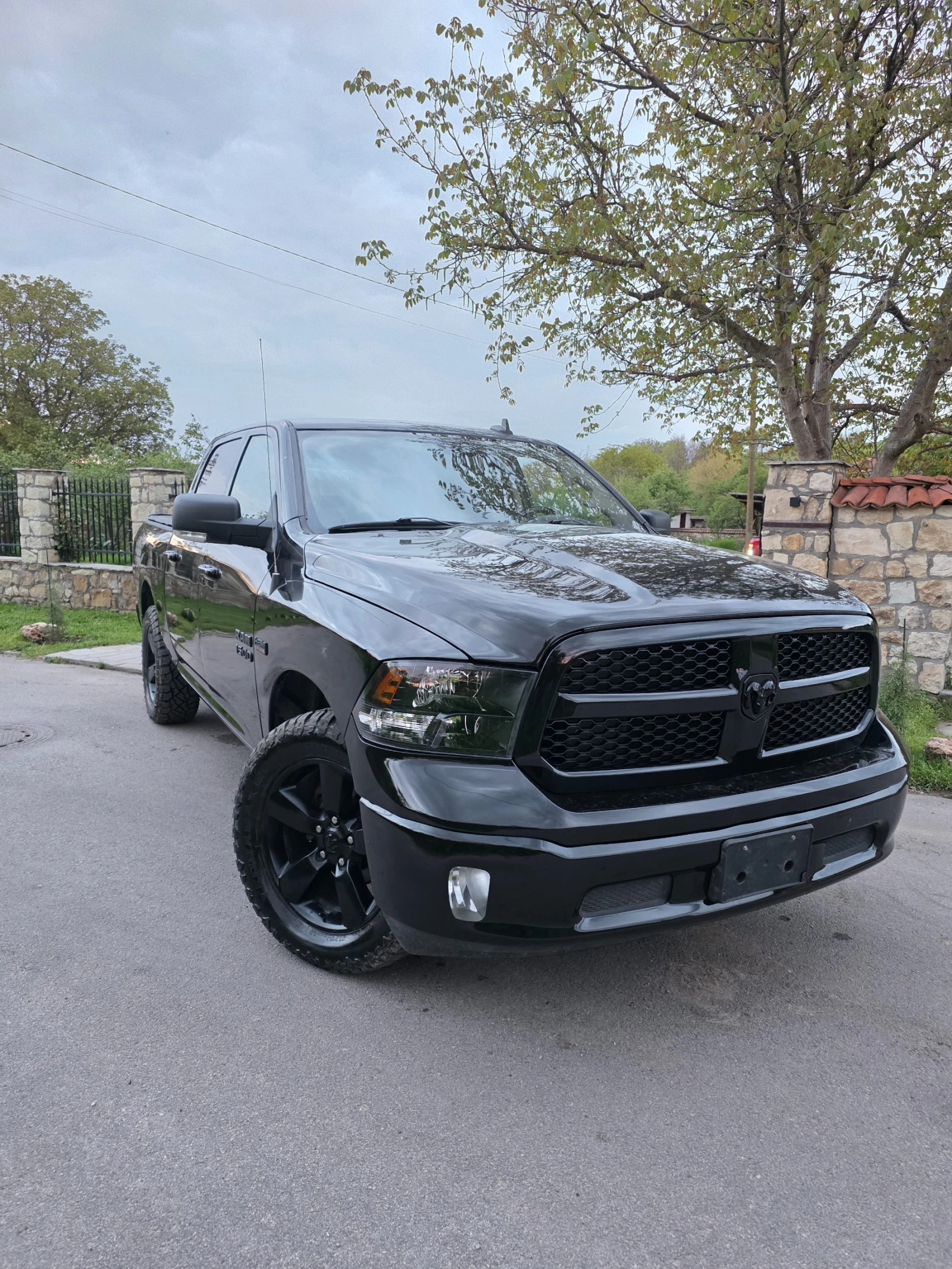 Dodge RAM 1500 LARAMIE, снимка 2 - Автомобили и джипове - 54416856
