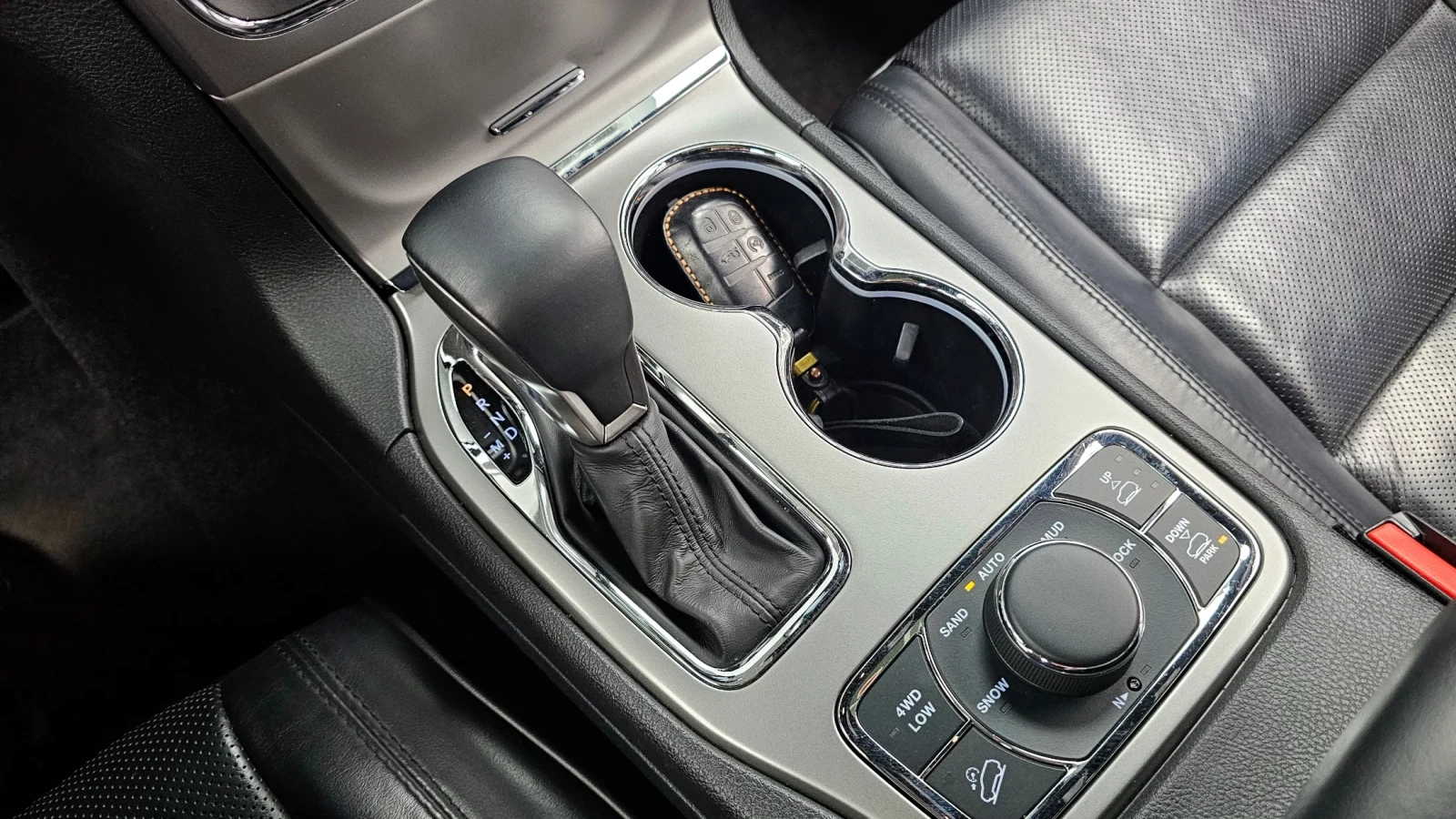 Jeep Grand cherokee 3.0D Overland Disi* panorama* ���������*  | Mobile.bg � ����������� 11