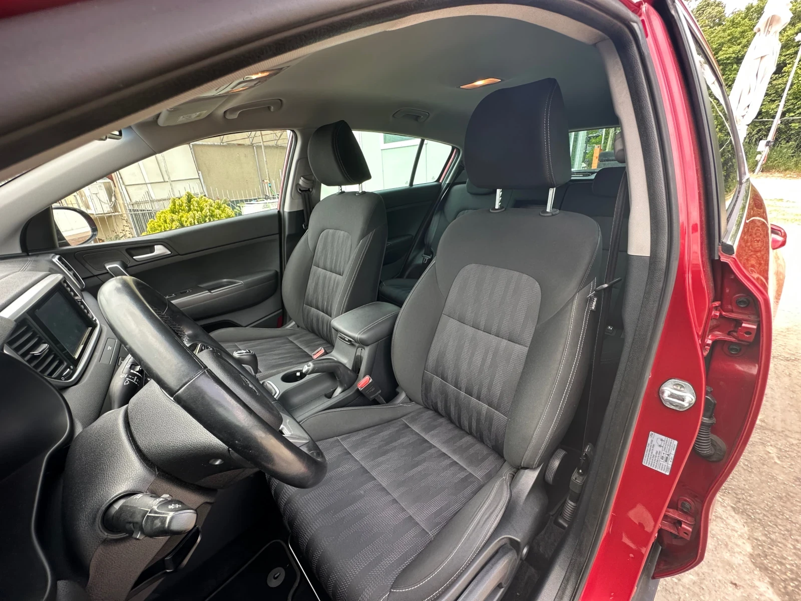 Kia Sportage 1.6i , снимка 15 - Автомобили и джипове - 54618174