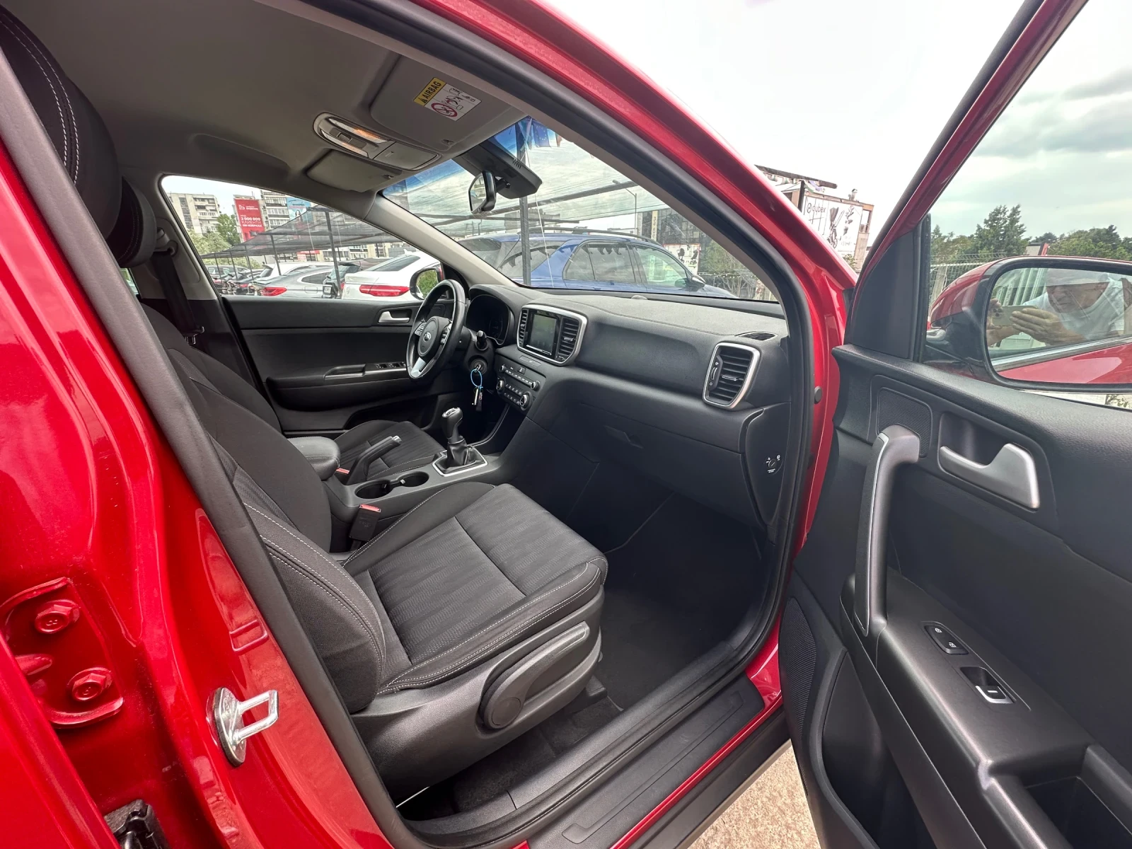 Kia Sportage 1.6i , снимка 10 - Автомобили и джипове - 54618174
