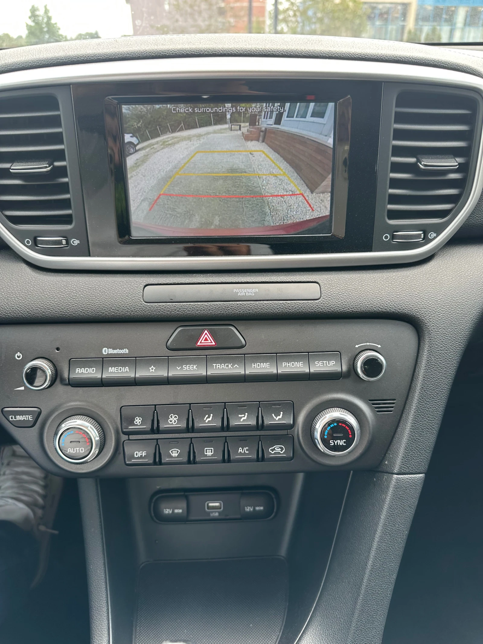 Kia Sportage 1.6i , снимка 13 - Автомобили и джипове - 54618174