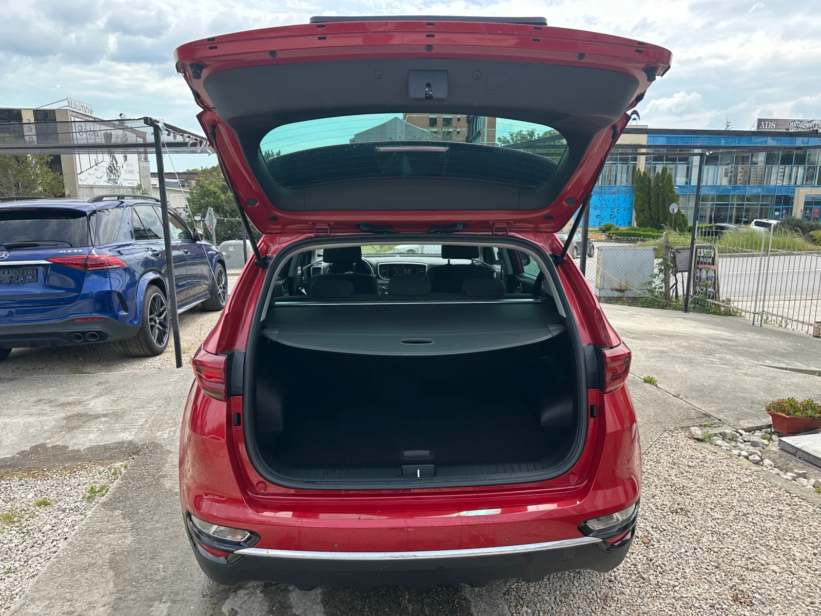 Kia Sportage 1.6i , снимка 7 - Автомобили и джипове - 54618174