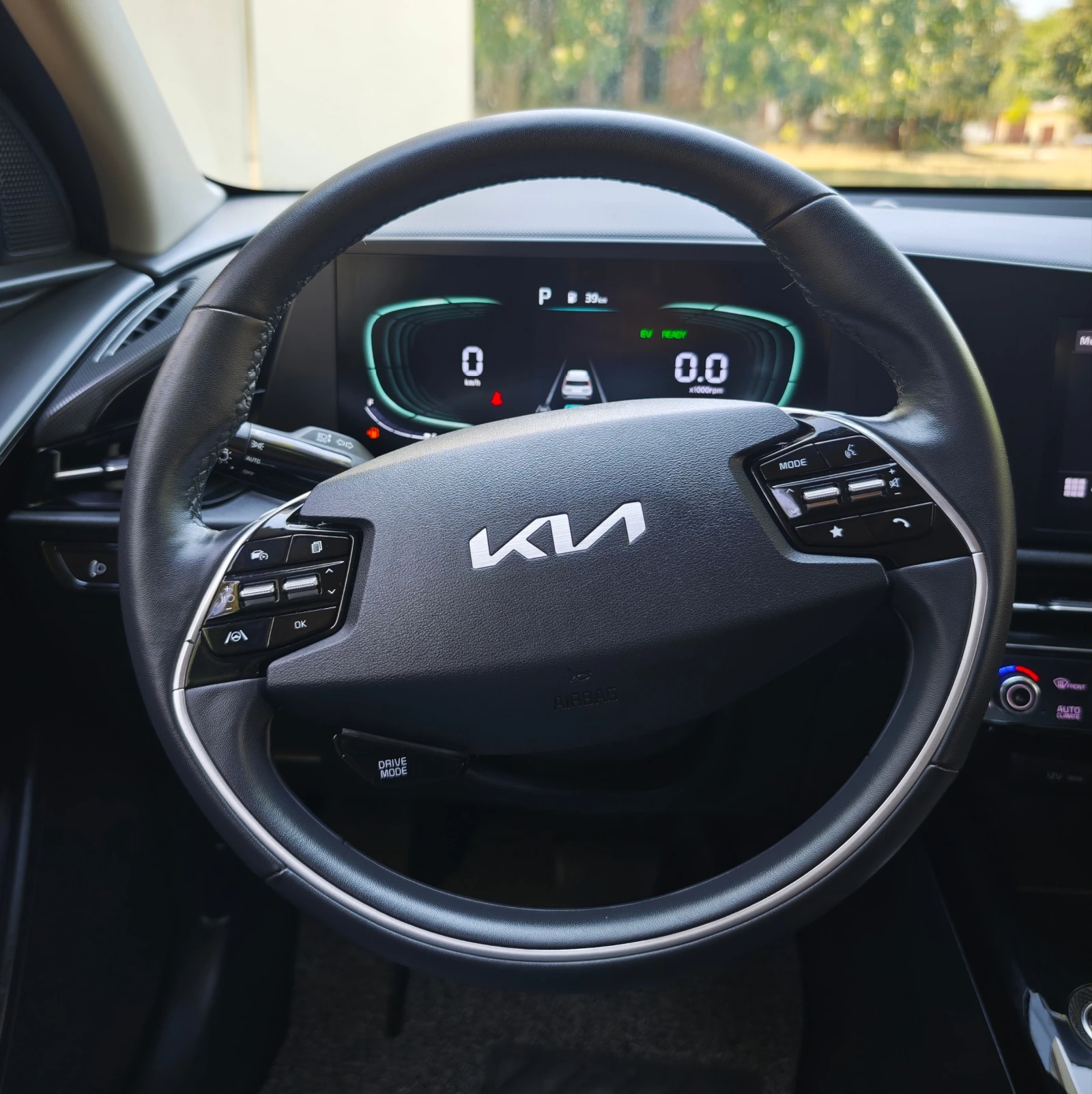 Kia Niro 1.6 HEV, снимка 11 - Автомобили и джипове - 55292574