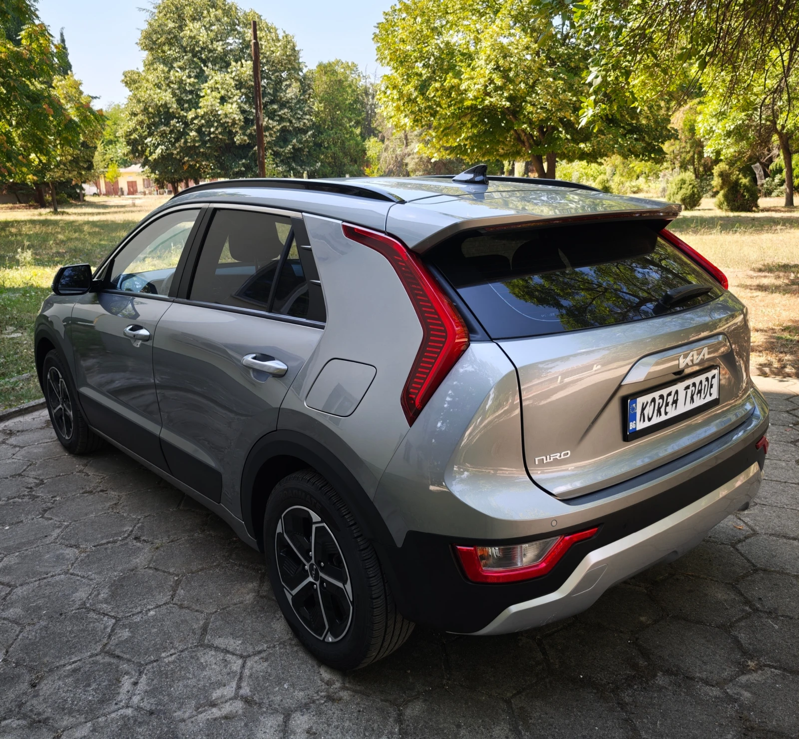 Kia Niro 1.6 HEV, снимка 6 - Автомобили и джипове - 55292574