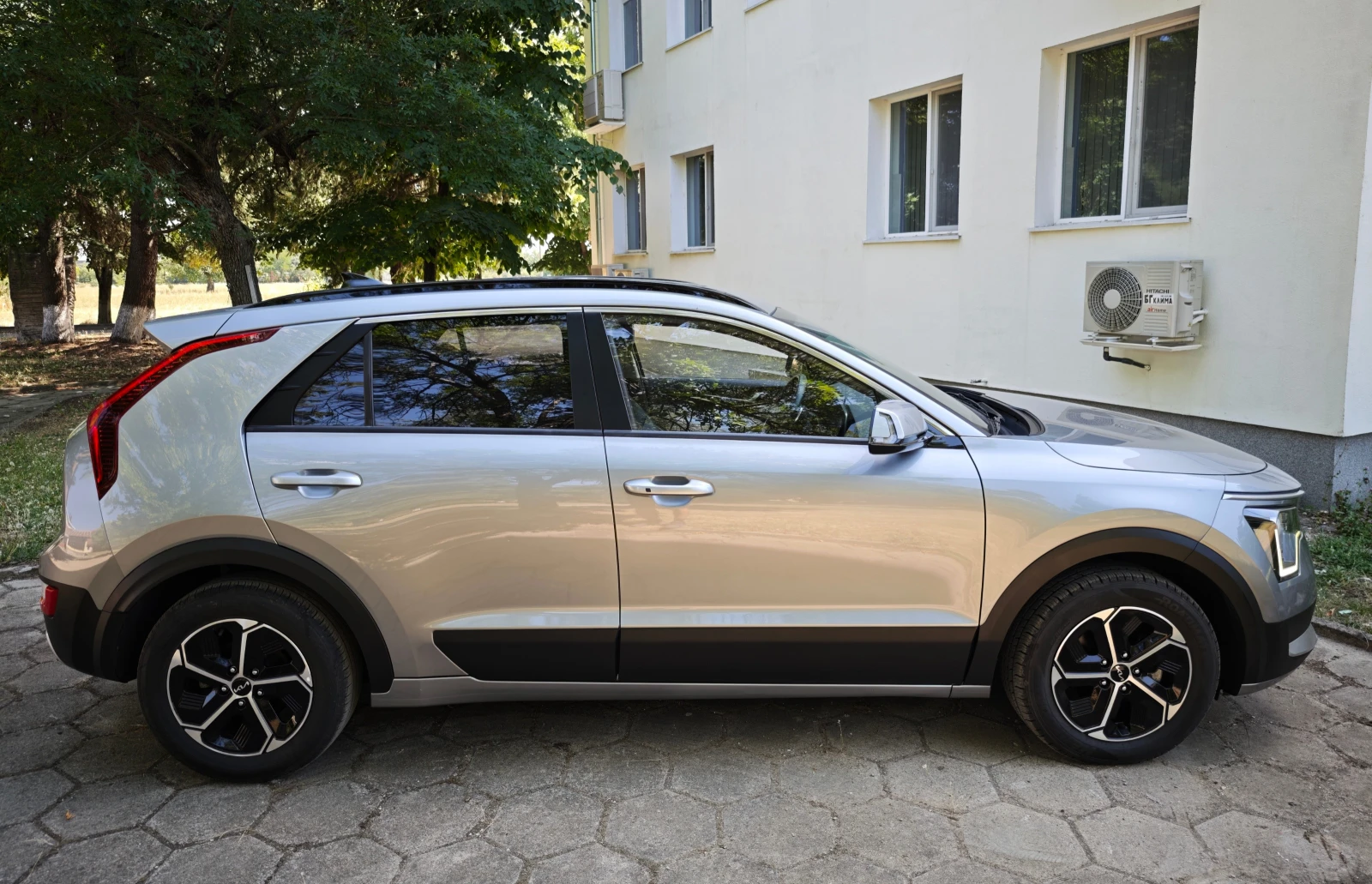 Kia Niro 1.6 HEV, снимка 3 - Автомобили и джипове - 55292574