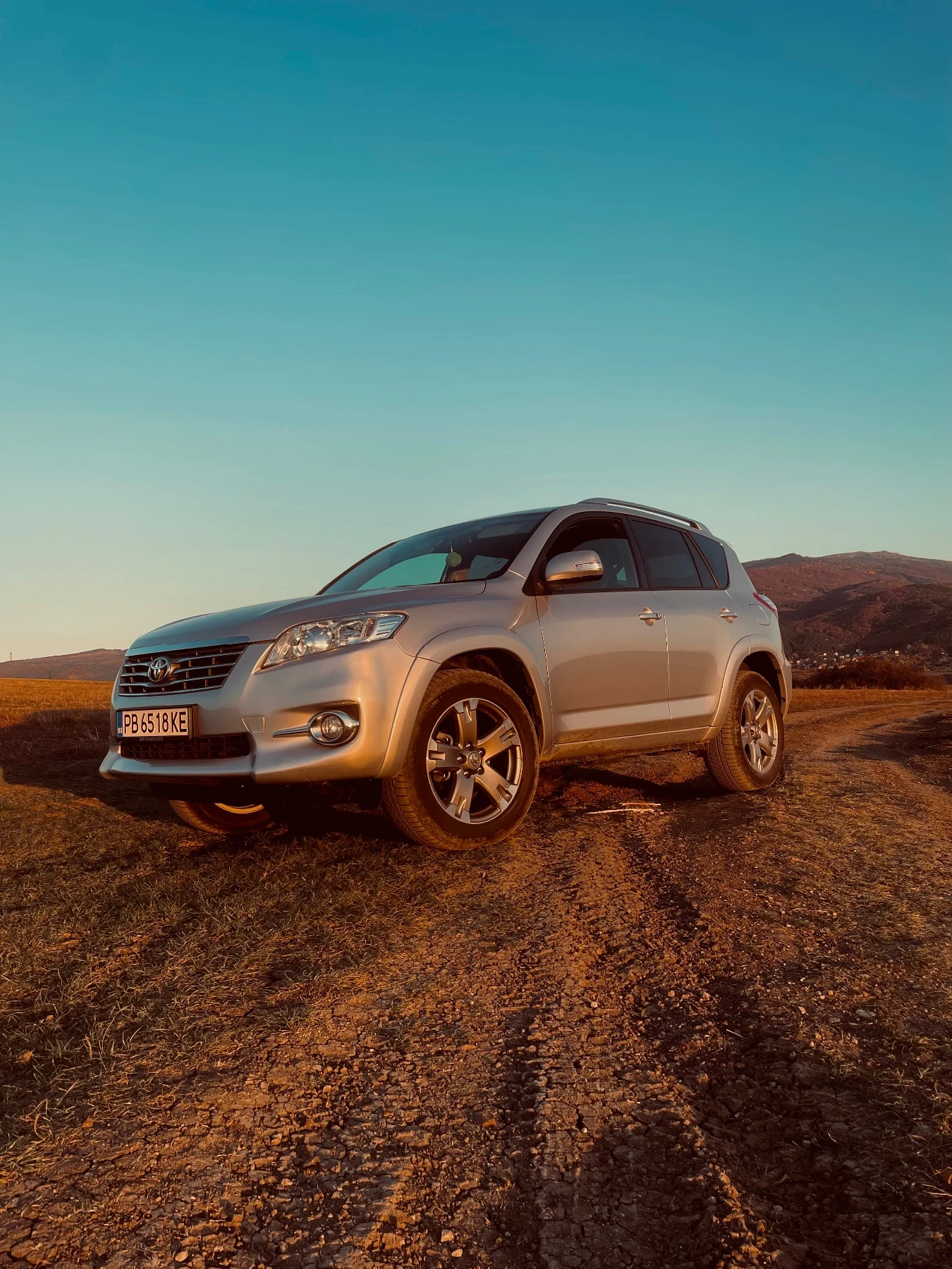 Toyota Rav4 2.2 D4D, снимка 3 - Автомобили и джипове - 55482715