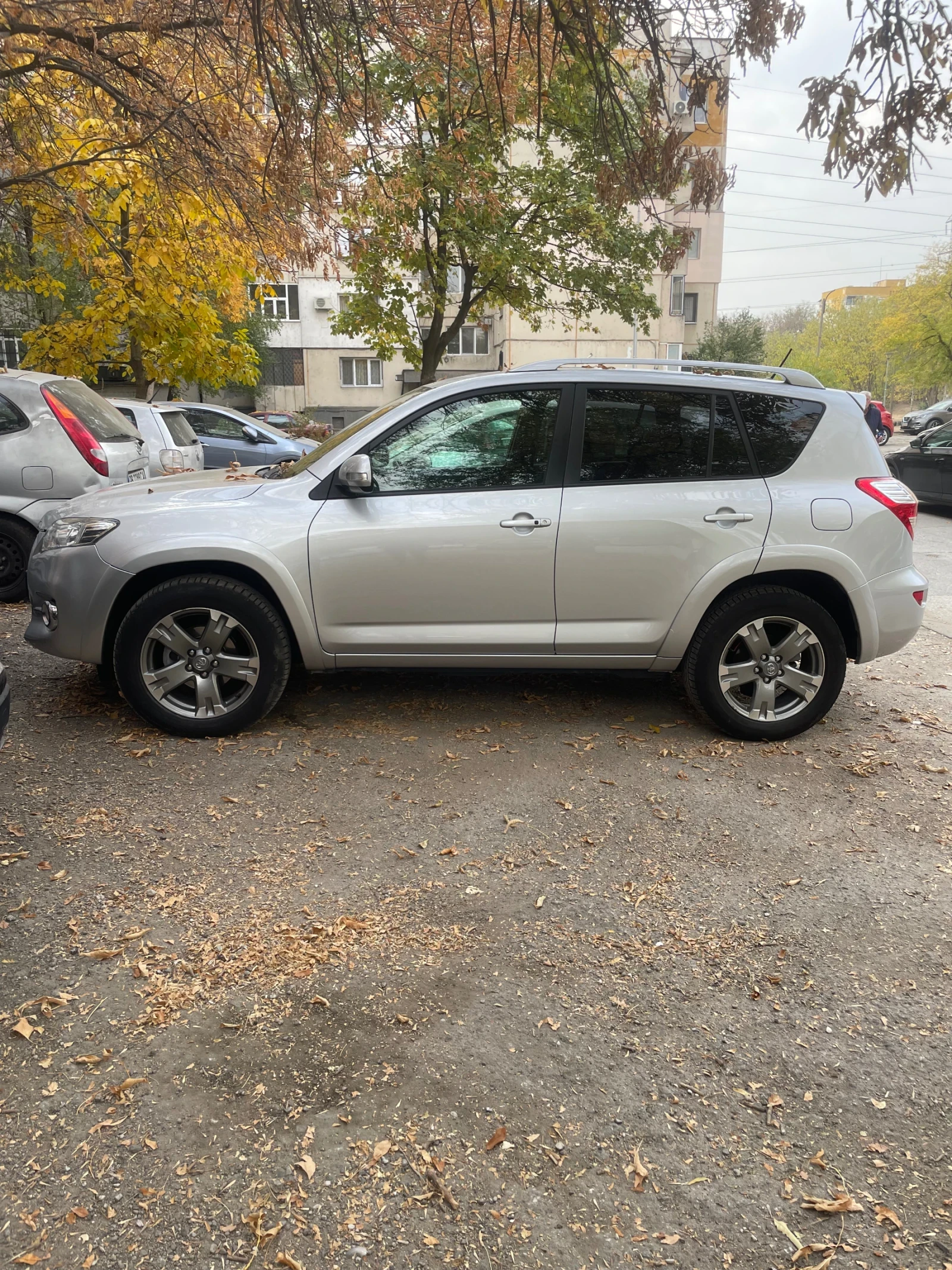 Toyota Rav4 2.2 D4D, снимка 5 - Автомобили и джипове - 55482715