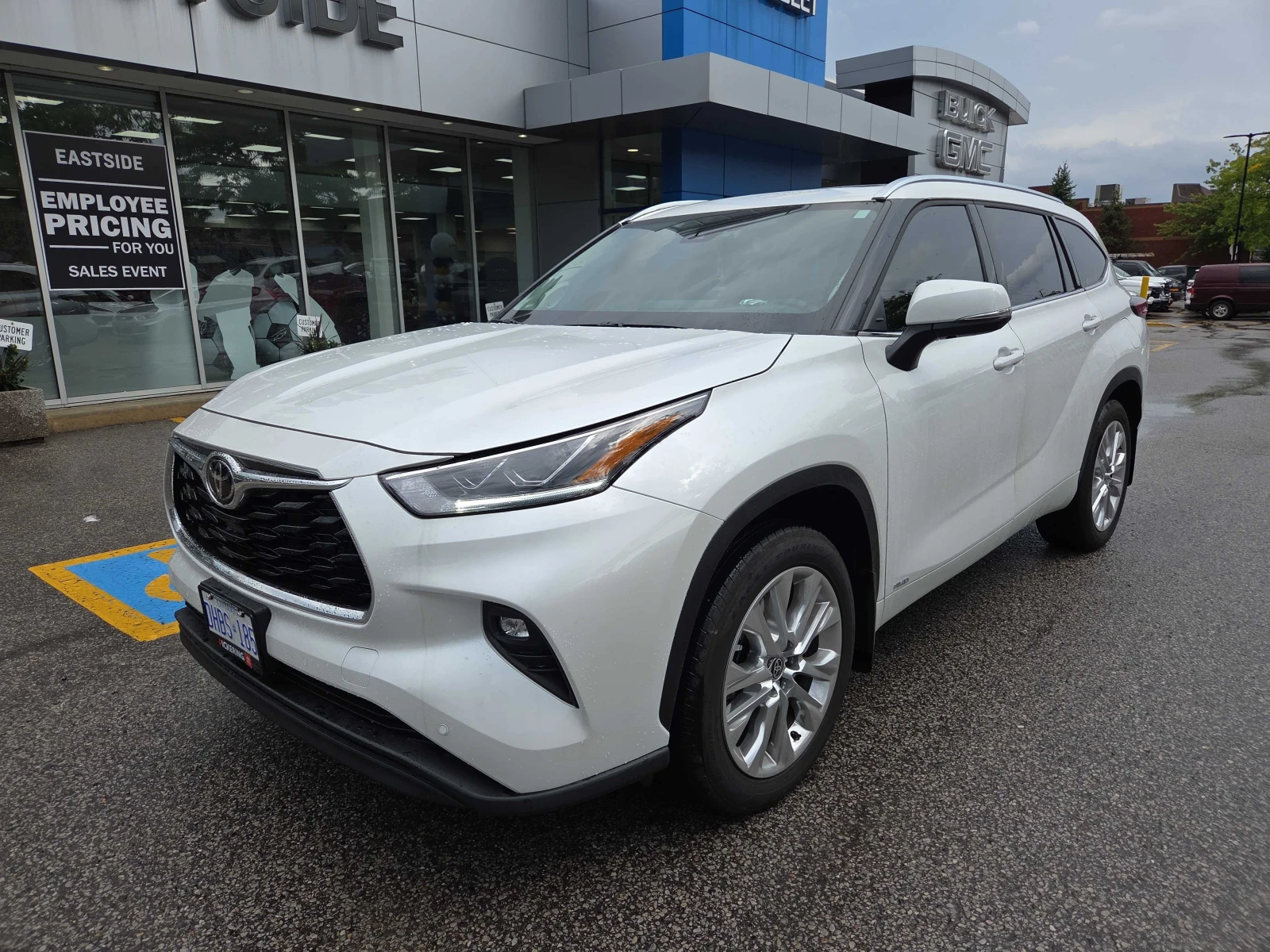 Toyota Highlander * Hybrid Limited * CARFAX * ОПЦИЯ ЗА ФИНАНСИРАНЕ, снимка 12 - Автомобили и джипове - 55932168