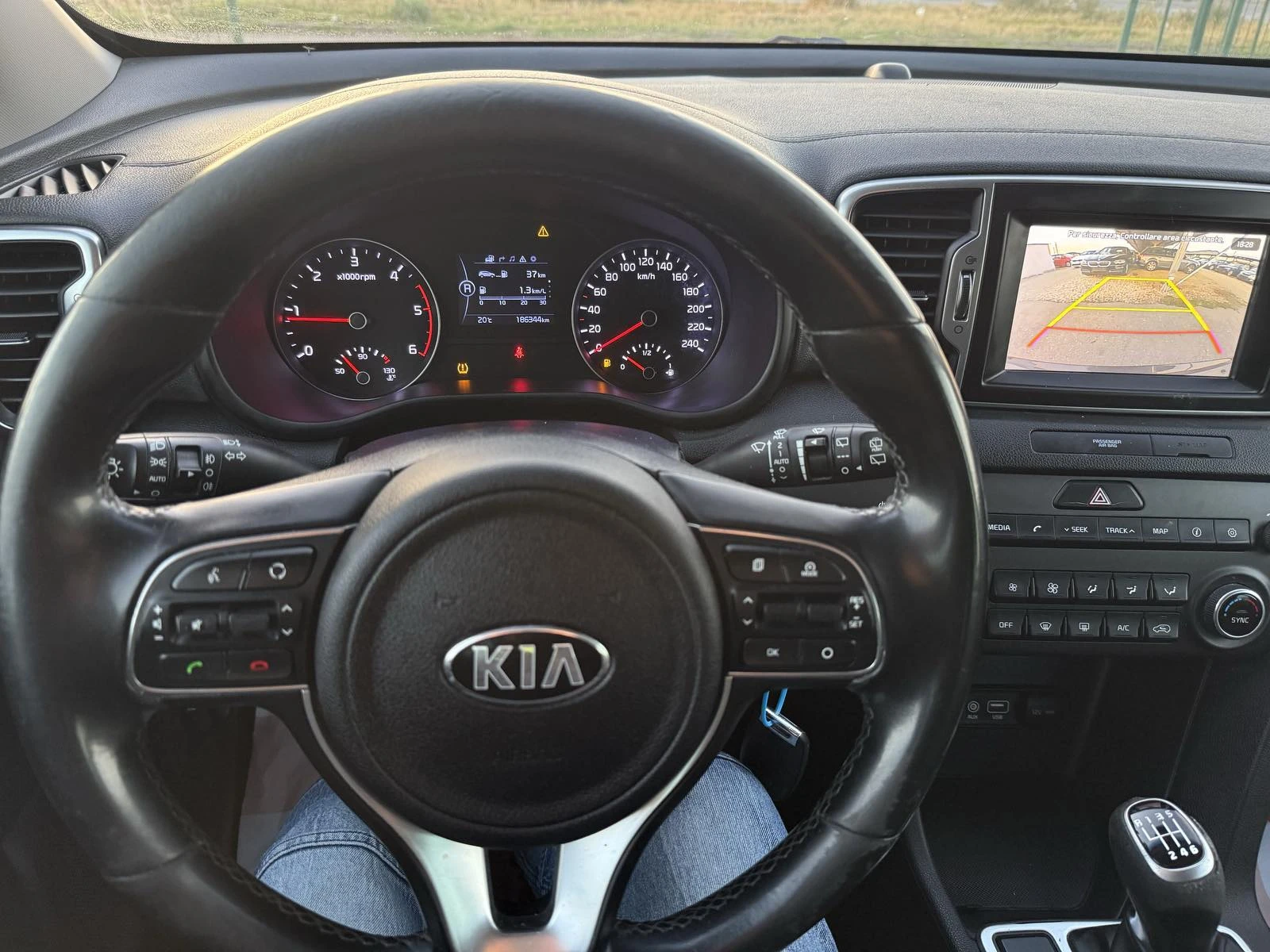 Kia Sportage 1.7CRDI 115kc, снимка 11 - Автомобили и джипове - 56574623