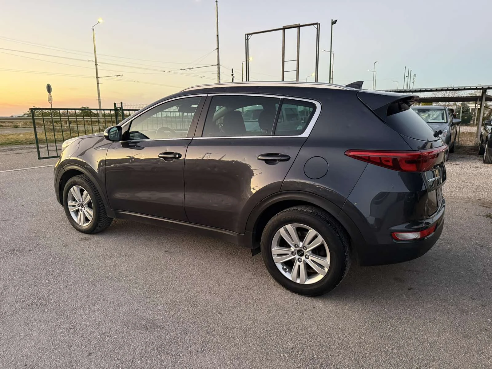 Kia Sportage 1.7CRDI 115kc, снимка 6 - Автомобили и джипове - 56574623